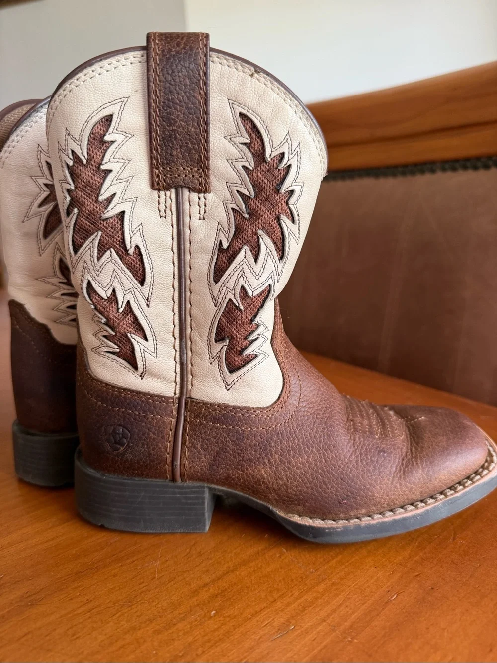 Ariat Brown and Cream Kids' Western Boots Boys size 10